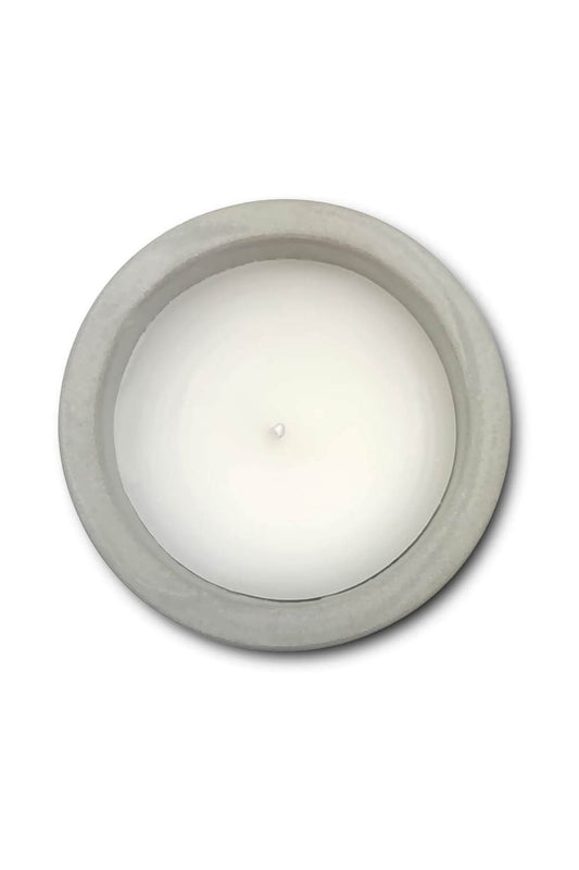 Kerze in Beton bei Geschenk Insel