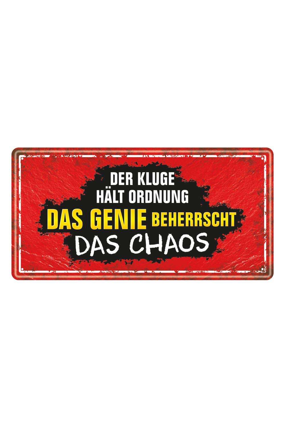 Dieses witzige Metallschild ist ein laessiges Geschenk fuer alle sogenannten "Chaoten* oder eben auch fuer alle Genies. Auf dem Blechschild steht der Spruch: Der Kluge haelt Ordnung. Das Genie beherrscht das Chaos! Das Schild kann befestigt werden und ist somit ein richtiger Hingucker.