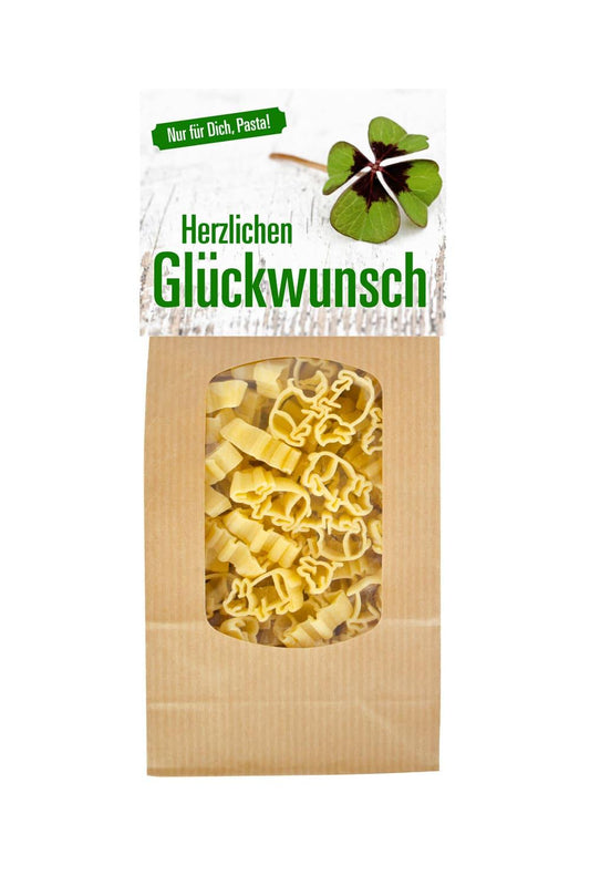 Die Pasta sind in einer Gluecksschweinchen Form. Auf der Verpackung steht der Spruch: Herzlichen Glueckwunsch! Nur fuer Dich, Pasta! und die Abbildung eines vierblaettrigem Kleeblatt. Einfach ein grossartiges und leckeres Pastageschenk fuer jeden Anlass!
