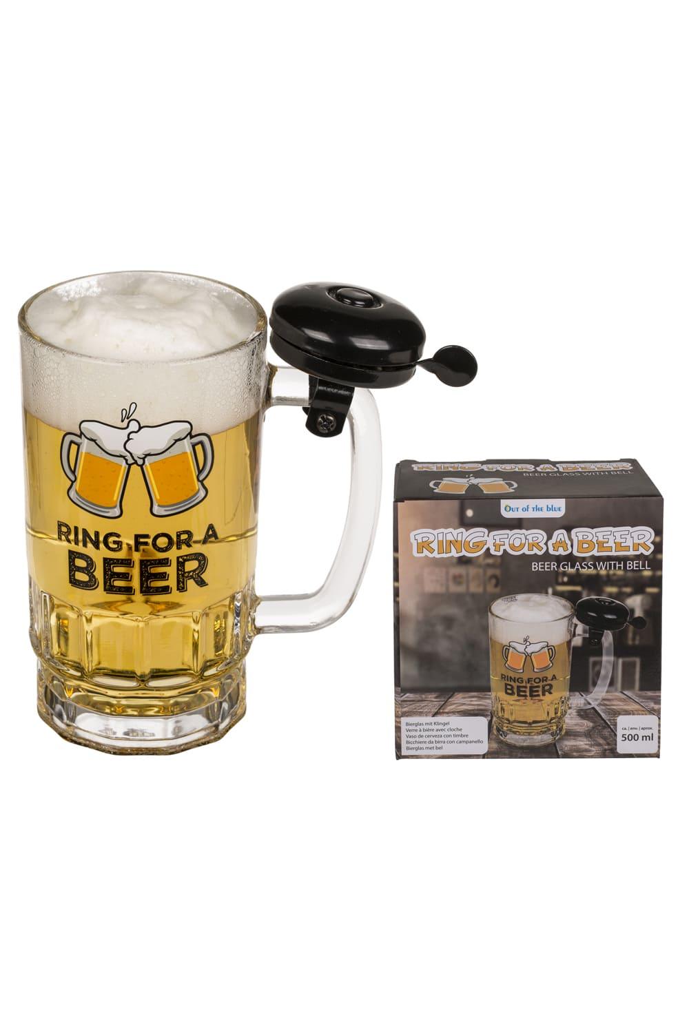 Das Bierglas hat eine Kingel und ist bedruckt mit folgendem Spruch: Ring for a Beer. Das Bierglas kann beliebig mit anderen Geschenken kombiniert werden. Als kreative Geschenkidee koennte man zum Beispiel einen Kasten Bier oder vereinzelte spezielle Biere aus aller Welt dazuschenken.