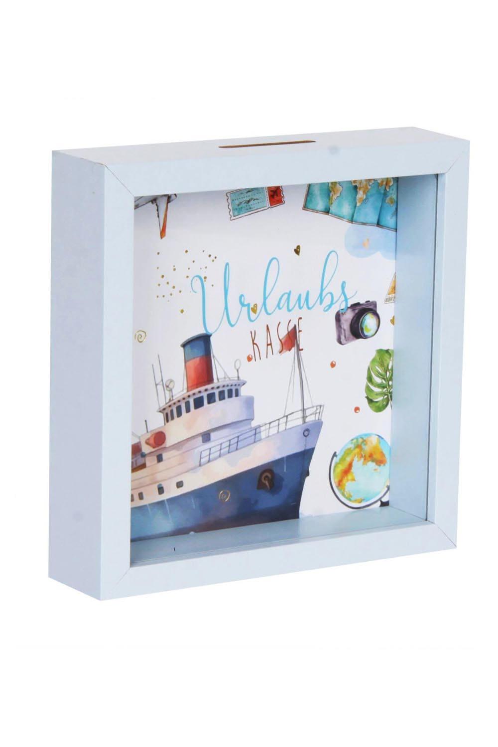 Das Sparkaesseli mit Schiff Motiv ist ein ideales Geschenk fuer die Ferien! Die Holz Spardose mit der Aufschrift: Urlaubskasse.