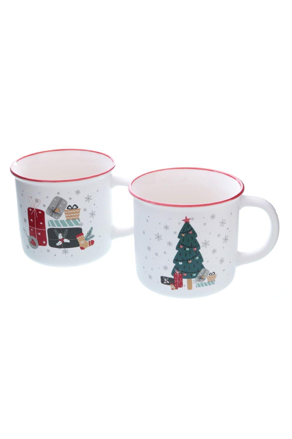 Diese weihnachtliche Tasse ist perfekt fuer alle, die gerne Kaffee, Tee oder Ovomaltine trinken. Es gibt die Tasse in zwei diversen Motiven: Geschenke & Weihnachtsbaum. Die Weihnachtstasse kann beliebig mit anderen Geschenken kombiniert werden oder mit Suessigkeiten, wie Schokolade oder Pralinen gefuellt werden.