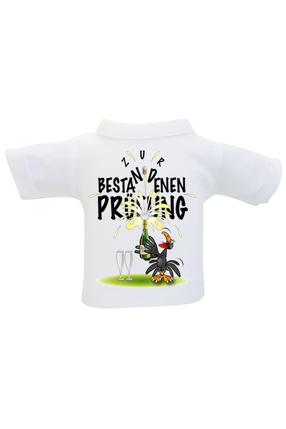 Das Mini T-Shirt ist ein lustiges Accessoire fuer Plueschtiere, Geschenke und Flaschen. Einfach das Mini Shirt einer Weinflasche oder einem Teddy anziehen und fertig ist die originelle Geschenkverpackung. Kleines Flaschenshirt mit der Aufschrift: Zur bestandenen Pruefung. Kreative Verpackung fuer eine bestandene Pruefung.