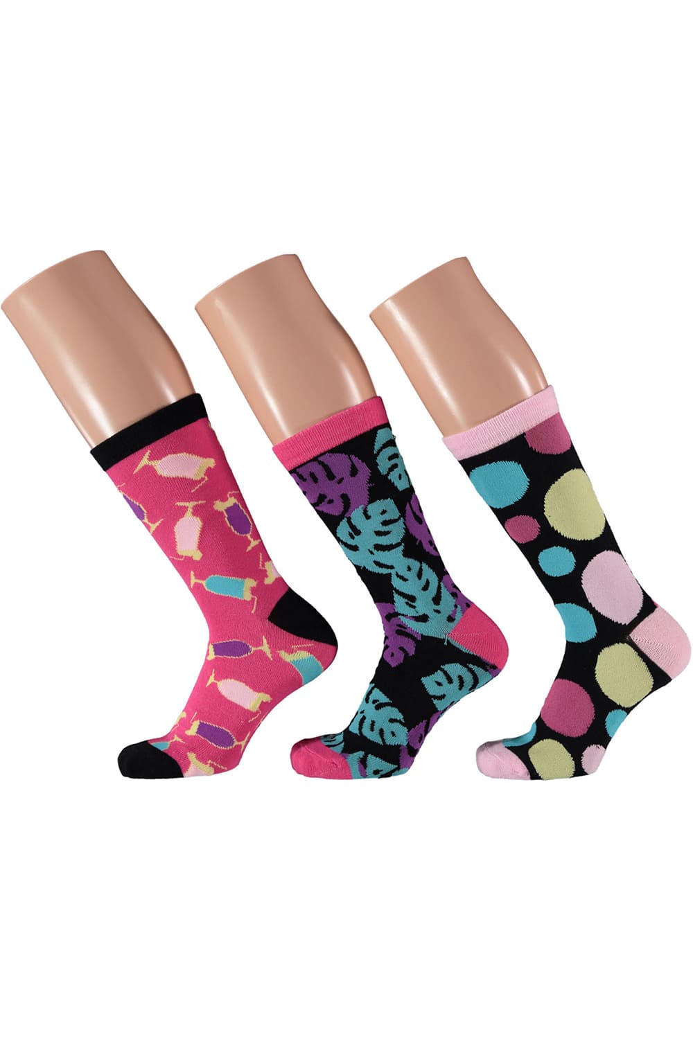 Ultimative Socken im 3er-Set mit entsprechendem Cocktail Design, verpackt in einer schoenen Geschenkschachtel. Die Spasssocken sind in einer Einheitsgroesse (36 – 41) und hauptsaechlich fuer Frauen geeignet. Die lustigen Socken sind ein perfektes Geschenk zum Geburtstag, zu Weihnachten etc.