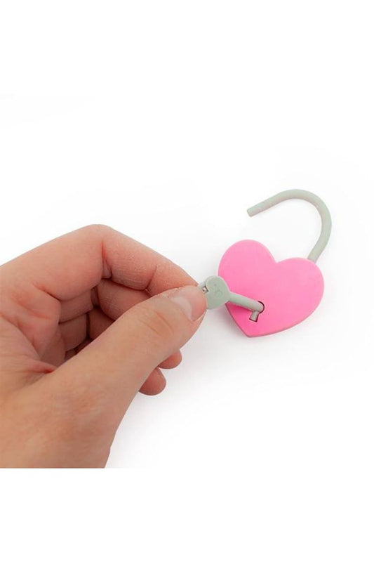 Herzschloss Radierer mit Herz Schluessel. Ideales Radierer-Set zum Verschenken. Rosa Herz Radiergummi