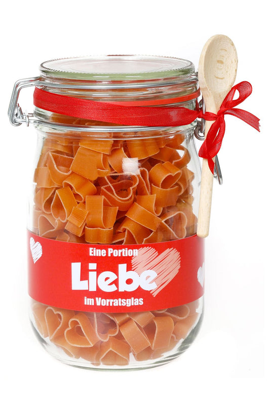 Das Geschenkglas ist voller Liebe und Herzlichkeit! Die Herzpasta sind in einem Vorratsglas mit dem Spruch: Eine Portion Liebe im Vorratsglas.
