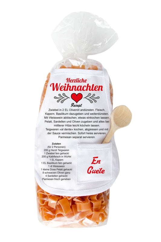 Die Pasta sind in einer Herz Form und in einer schoenen Verpackung mit einer Mini Kochschuerze. Ausserdem steht auf der laessigen Kochschuerze ein feines Rezept zum Nachkochen und der Spruch: Herzliche Weihnachten. Einfach ein grossartiges und leckeres Weihnachtsgeschenk für alle, die gerne Pasta essen. 