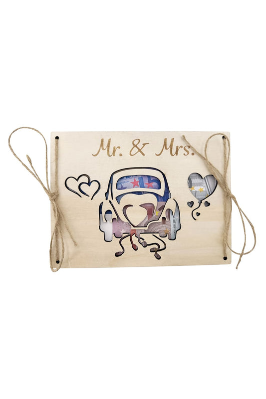 Kreative Geldkarte aus Holz zur Hochzeit! Einfach die Geldnoten dazwischen legen und zubinden. Ein originelles Geldgeschenk mit der Aufschrift: Mr. & Mrs. 