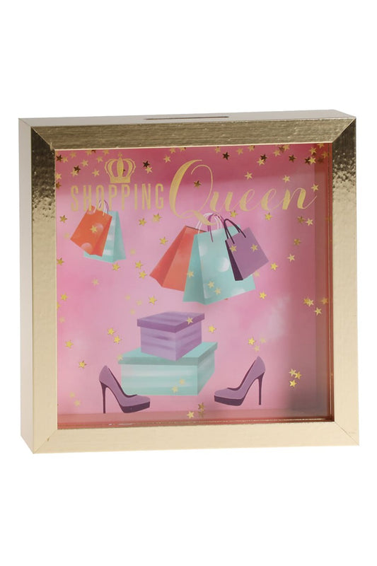 Das Shopping Queen Sparkaesseli ist ein ideales Geschenk! Die Holz Sparkasse ist bedruckt mit einer herzigen Krone und der Aufschrift: Shopping Queen.  